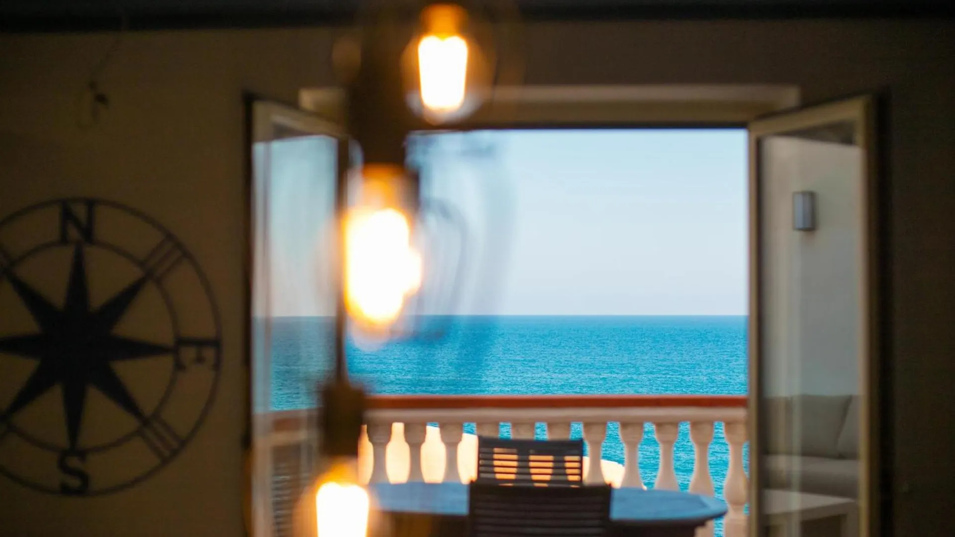 Alba Sul Mare By Caseserio Cefalu